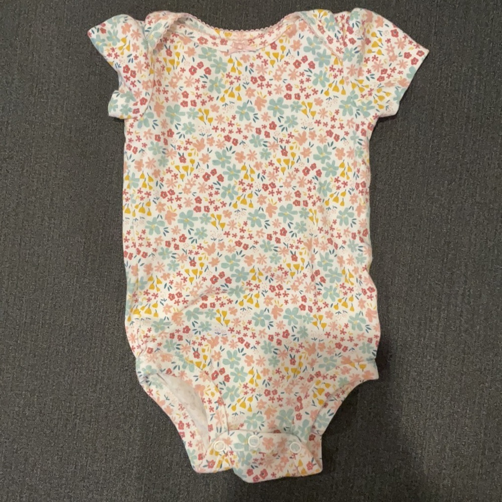 Onesie bundle - Picture 2 of 4